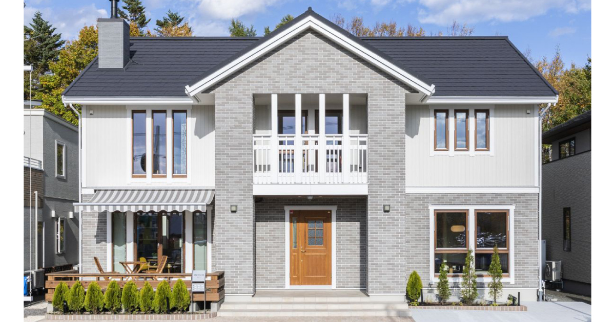 リビ充家族の明るく快適な住まい「平岡モデルハウス」